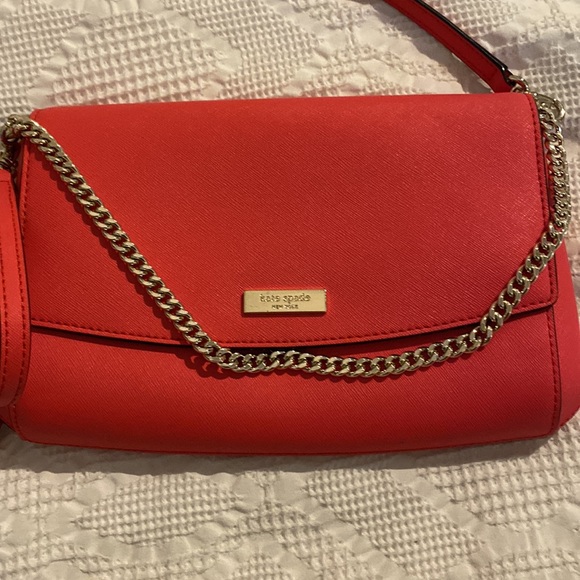Kate spade crossbody purse in coral red color - Picture 2 of 5